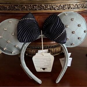 Disney Cruise 🚢 Silver Minnie Ears Headband with Navy Blue Bow.